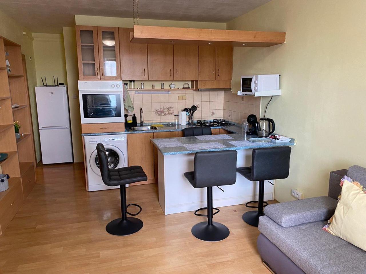 Apartmany 2Kk U Fakultni Nemocnice Volne Parkovani Hradec Králové Exteriér fotografie