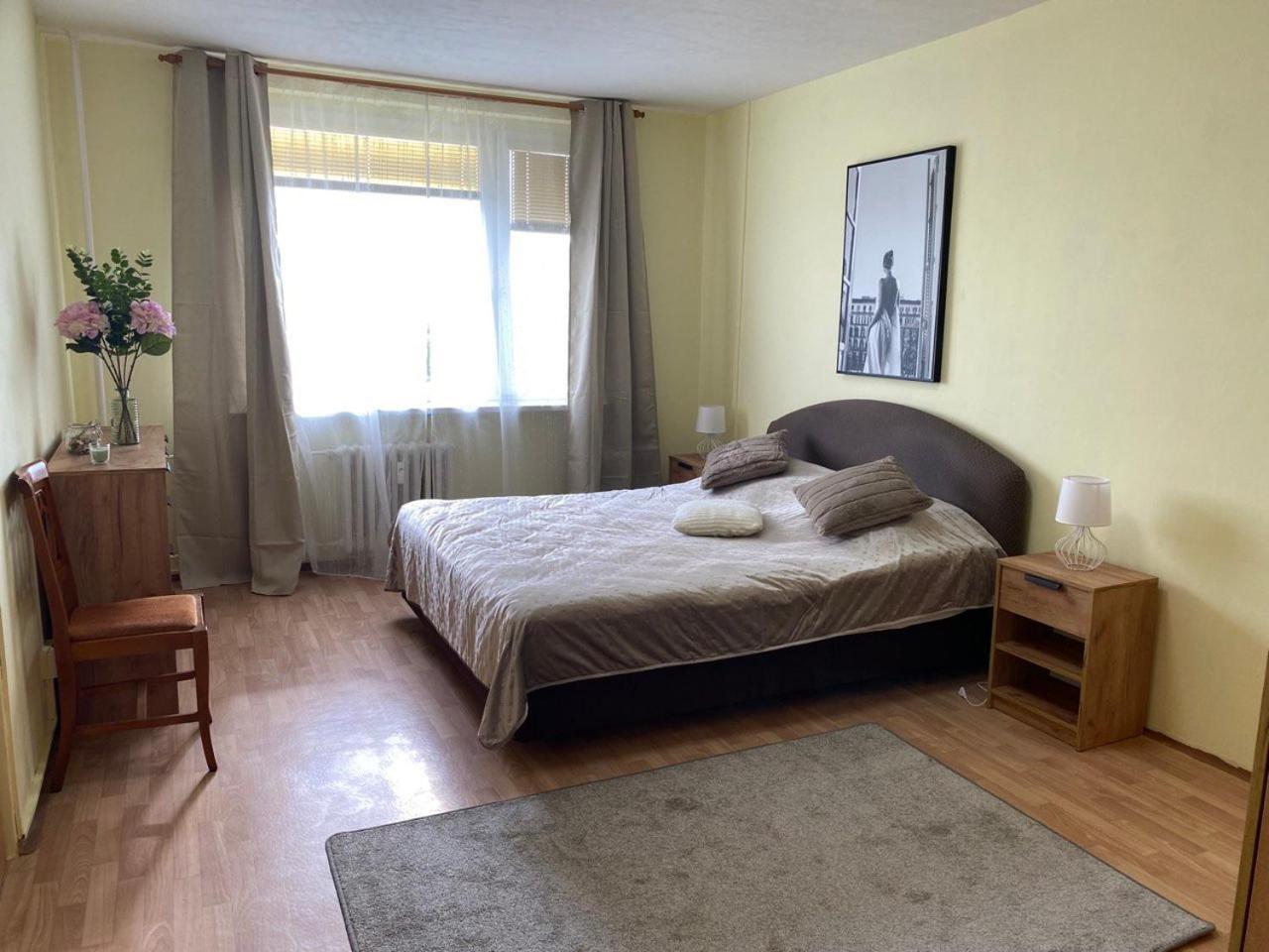 Apartmany 2Kk U Fakultni Nemocnice Volne Parkovani Hradec Králové Exteriér fotografie